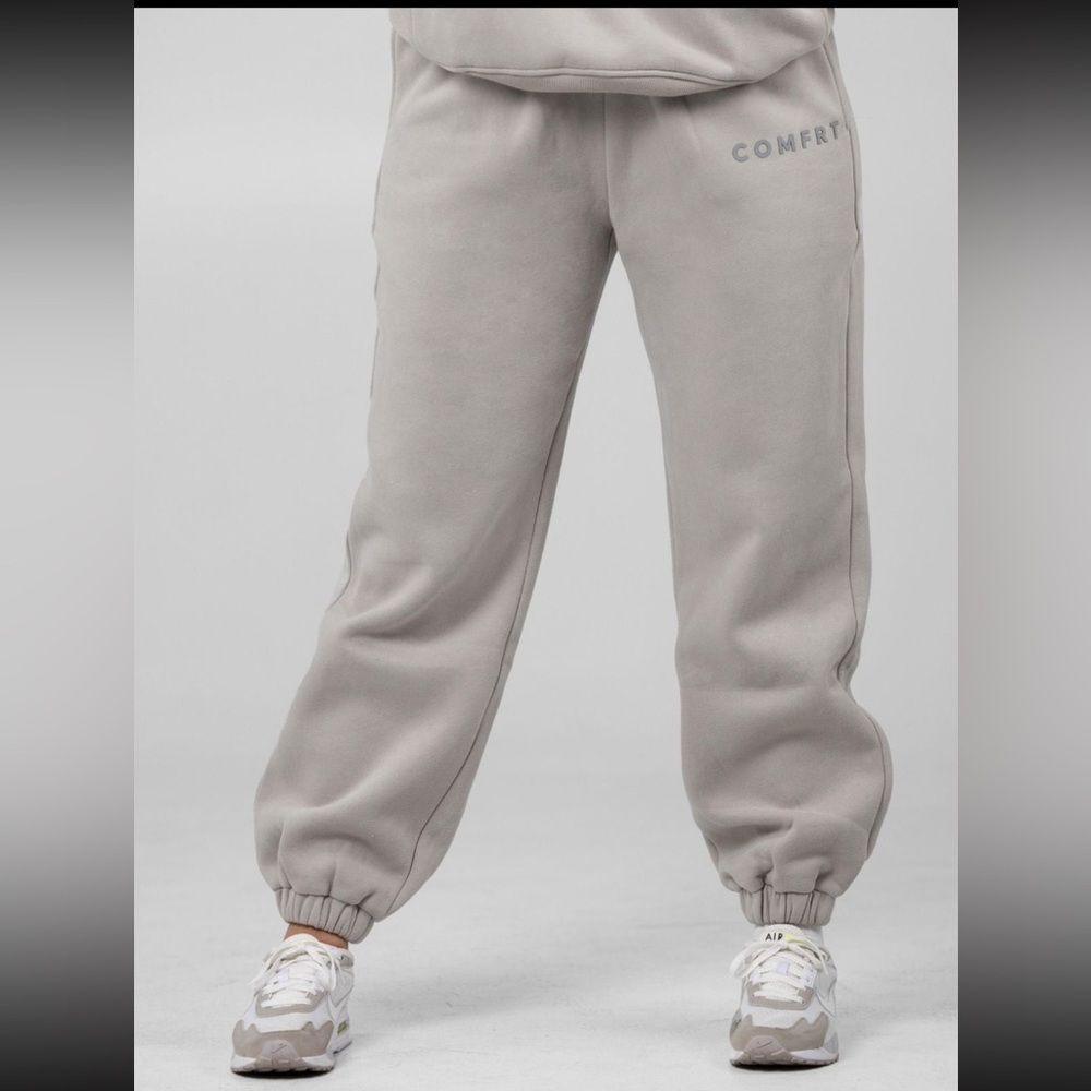 Comfrt Unisex Tranquil Sweatpants in Cement